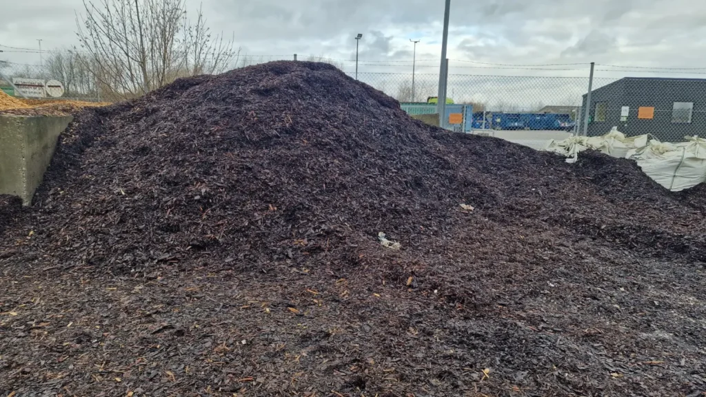 Træflis (mørk barkflis)